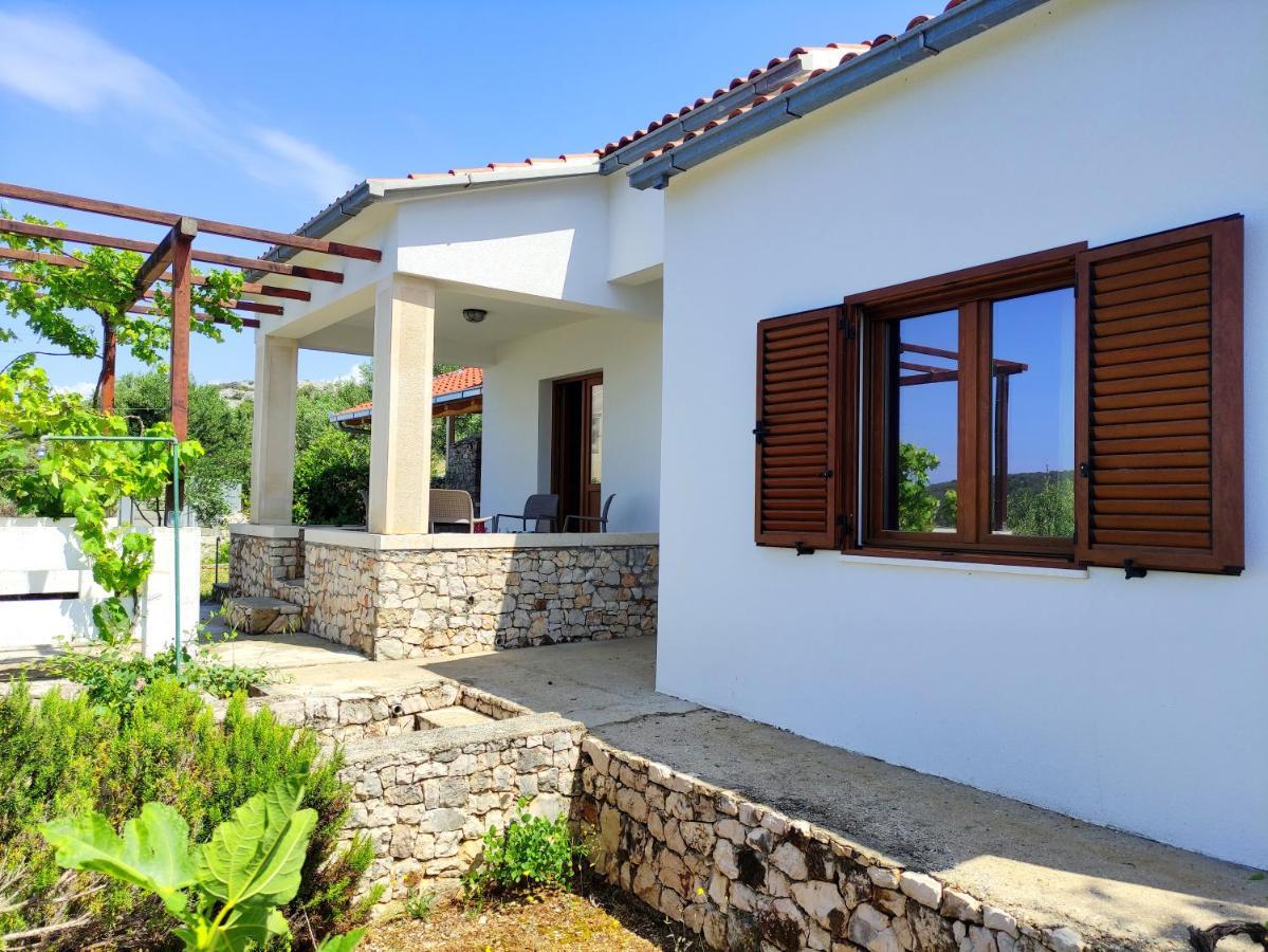 RažanjAldos House别墅 外观 照片
