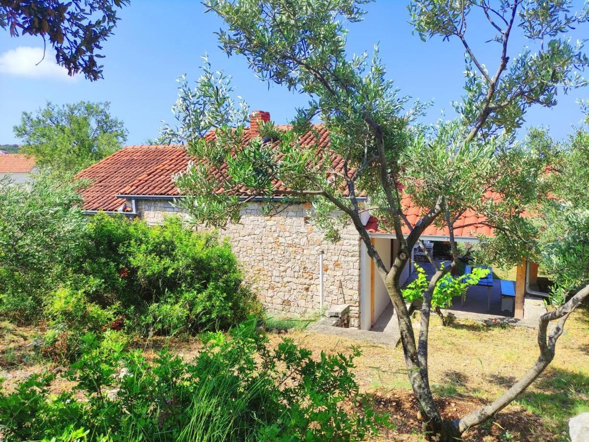 RažanjAldos House别墅 外观 照片
